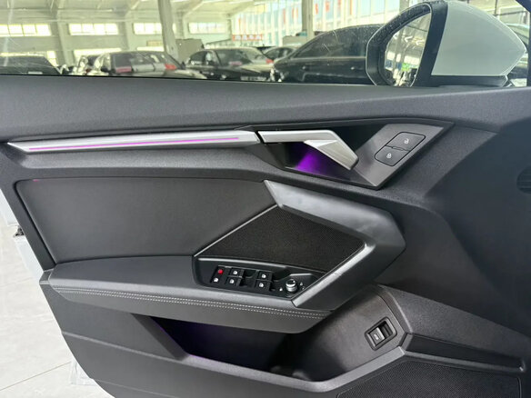 2023 Audi A3 Sportback 35 TFSI IV (8Y), белый, 1980500 рублей - вид 11
