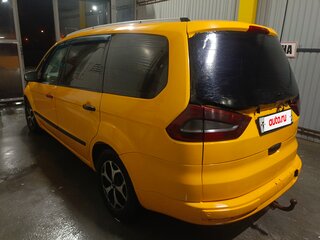 2014 Ford Galaxy II Рестайлинг, жёлтый, 680000 рублей, вид 4