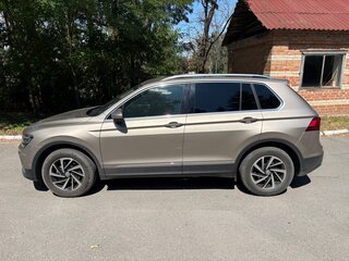 2018 Volkswagen Tiguan II, бежевый, 2250000 рублей, вид 4