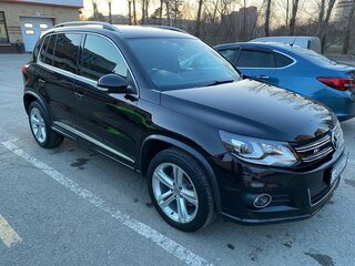 2015 Volkswagen Tiguan I Рестайлинг, чёрный, 1749000 рублей, вид 4