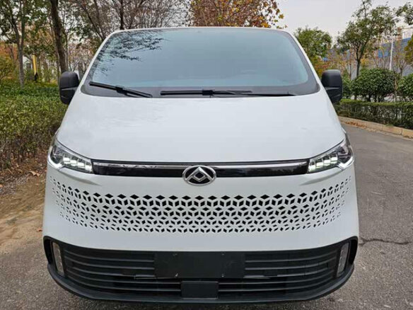 2024 Maxus V70, белый, 1200000 рублей - вид 1