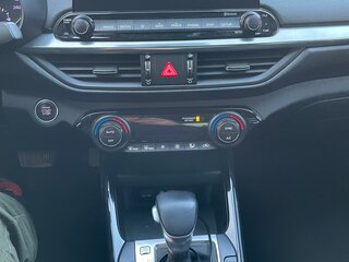2020 Kia Cerato IV, чёрный, 1950000 рублей, вид 3