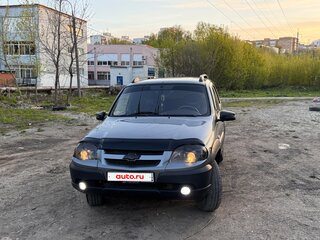 2005 Chevrolet Niva I, серебристый, 255000 рублей, вид 2