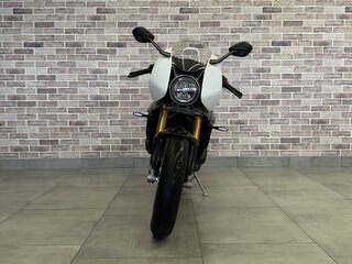 2023 Triumph Speed Triple, белый, 1472000 рублей, вид 4
