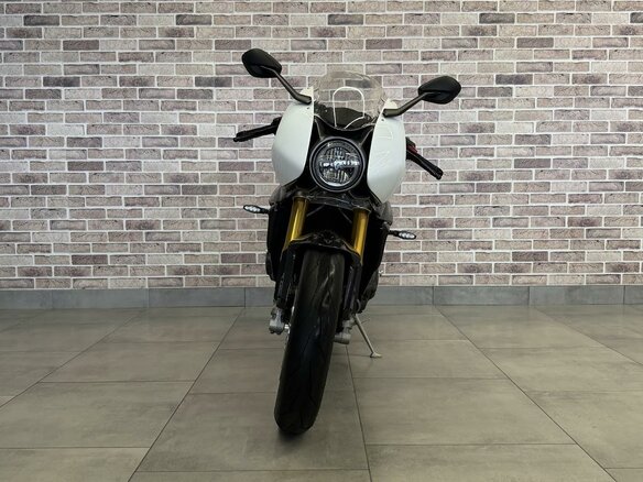 2023 Triumph Speed Triple, белый, 1472000 рублей - вид 3