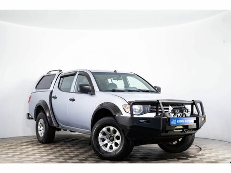 Mitsubishi L200 IV