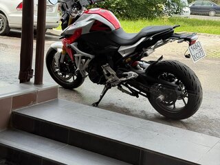 2021 BMW F 900 R, красный, 1101000 рублей, вид 2
