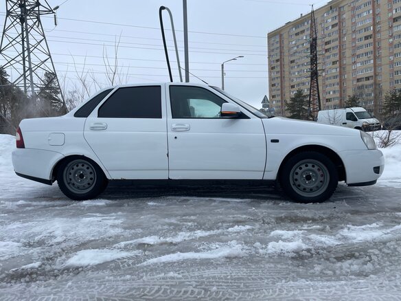 2011 Lada (ВАЗ) Priora I, белый, 390000 рублей - вид 2