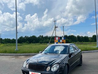 2004 Mercedes-Benz E-Класс 240 III (W211, S211), чёрный, 700000 рублей, вид 2