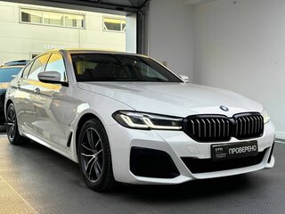2020 BMW 5 серии 520d xDrive VII (G30/G31/G38) Рестайлинг, белый, 5875000 рублей, вид 3