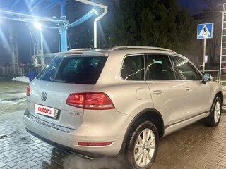 2010 Volkswagen Touareg II, серебристый, 2700000 рублей, вид 5