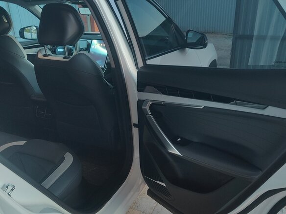 2023 Geely Atlas II, белый, 2950000 рублей - вид 28