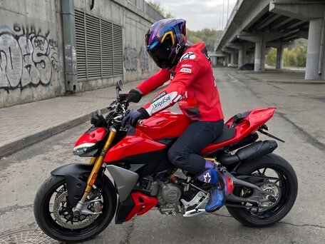 2025 Ducati Streetfighter V2, красный, 2400000 рублей, вид 1
