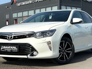 2017 Toyota Camry VII (XV50) Рестайлинг 2, белый, 1950000 рублей, вид 2