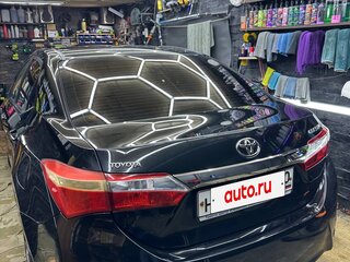 2013 Toyota Corolla XI (E160, E170, E180), чёрный, 1050000 рублей, вид 3