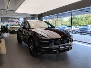 2026 Porsche Macan I Рестайлинг 2, красный, 13890000 рублей, вид 3
