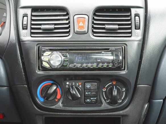 2004 Nissan Almera II (N16) Рестайлинг, золотистый - вид 8