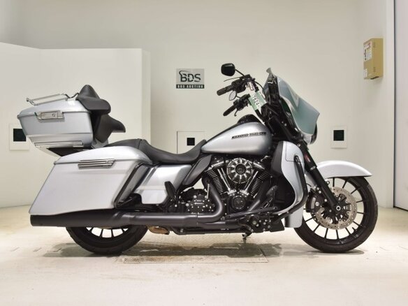 2020 Harley-Davidson Street Glide Special, серебристый, 1493000 рублей