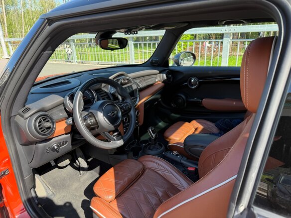 2019 Mini Hatch Cooper S III (F55/F56) Рестайлинг, оранжевый, 3050000 рублей - вид 10