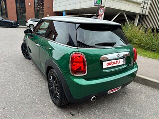 2021 Mini Hatch Cooper III (F55/F56) Рестайлинг, зелёный, 2150000 рублей, вид 4