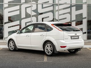 2011 Ford Focus II Рестайлинг, белый, 682000 рублей, вид 2
