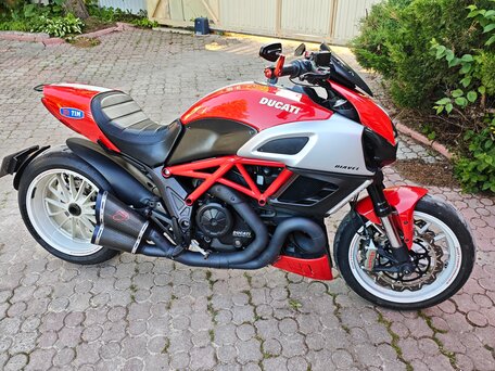 2013 Ducati Diavel, красный, 1004450 рублей, вид 2