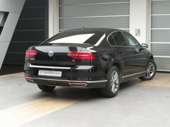 2017 Volkswagen Passat B8, чёрный - вид 1
