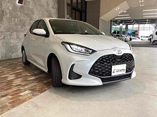 2024 Toyota Yaris IV, белый, 1125777 рублей, вид 3