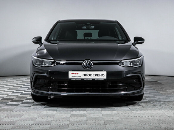 2021 Volkswagen Golf VIII, чёрный - вид 1