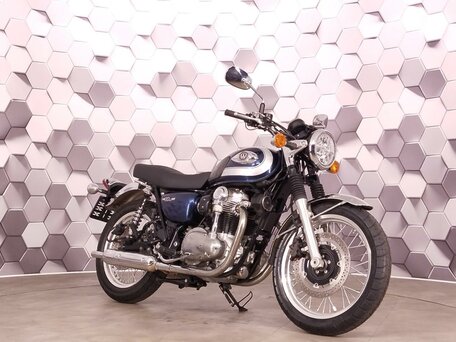 2021 Kawasaki W 800, синий, 777000 рублей, вид 1