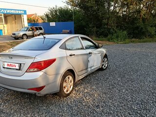 2014 Hyundai Solaris I Рестайлинг, серебристый, 470000 рублей, вид 3