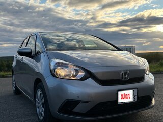 2022 Honda Fit IV, серебристый, 1215000 рублей, вид 3