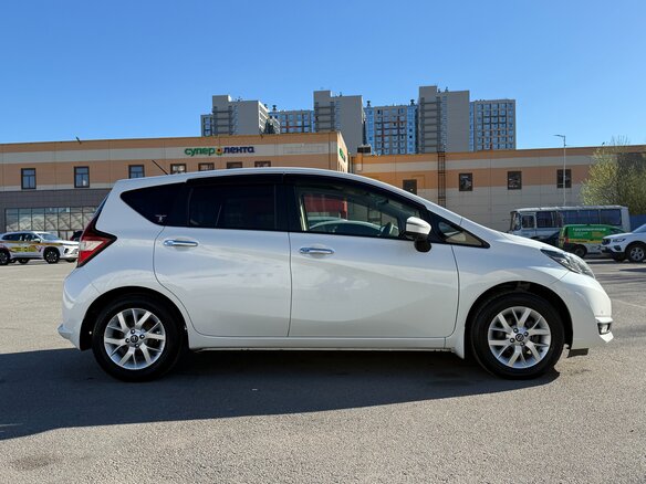 2020 Nissan Note II Рестайлинг, белый, 1469000 рублей - вид 5