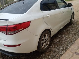 2016 Kia Rio III Рестайлинг, белый, 780000 рублей, вид 4