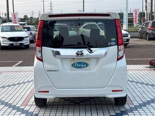 2023 Toyota Roomy I Рестайлинг, белый, 750001 рублей, вид 4