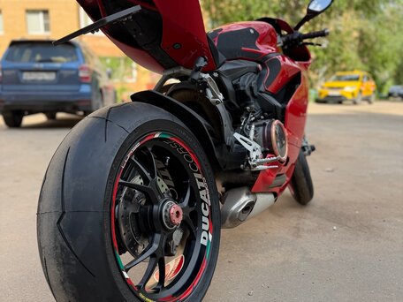 2014 Ducati Panigale S, красный, 900000 рублей, вид 3