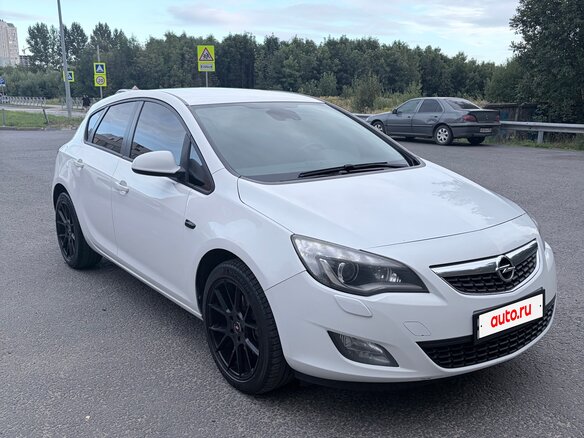 2010 Opel Astra J, белый, 700000 рублей - вид 3