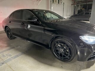 2021 Mercedes-Benz E-Класс 220 d V (W213, S213, C238) Рестайлинг, чёрный, 4300000 рублей, вид 4