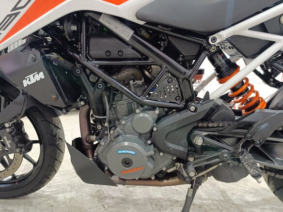 2022 KTM 390 Duke, белый, 480000 рублей - вид 16