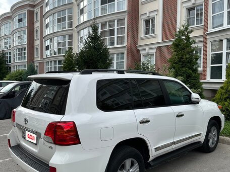 2012 Toyota Land Cruiser 200 Series Рестайлинг 1, белый, 4750000 рублей, вид 5