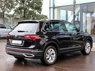 2021 Volkswagen Tiguan II Рестайлинг, чёрный, 3053000 рублей, вид 4