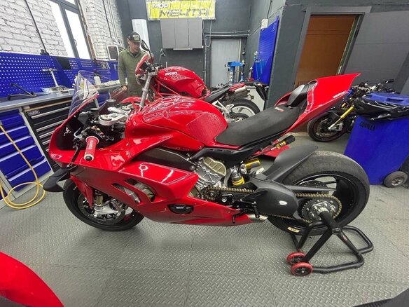 2024 Ducati Panigale V4, красный, 4200000 рублей - вид 6