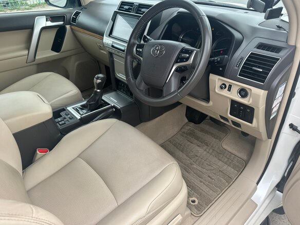 2021 Toyota Land Cruiser Prado 150 Series Рестайлинг 3, белый, 5700000 рублей - вид 14