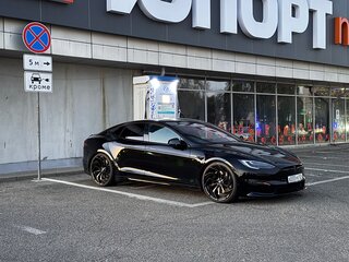 2021 Tesla Model S Long Range I Рестайлинг 2, чёрный, 6050000 рублей, вид 4