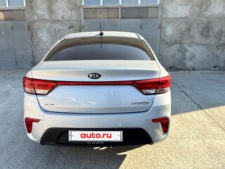 2020 Kia Rio IV, серый, 1590000 рублей, вид 5