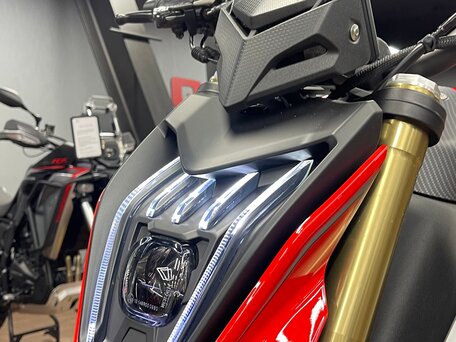 2026 QJMotor SRK 550, красный, 569000 рублей, вид 4