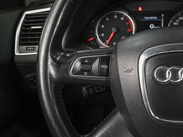 2010 Audi Q5 I (8R), красный - вид 17