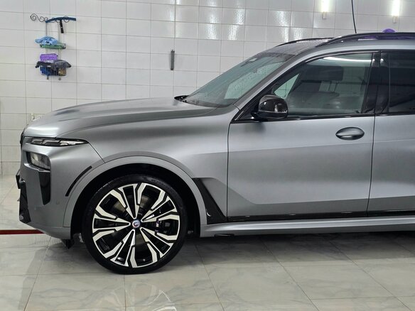 2022 BMW X7 M60i I (G07) Рестайлинг, серый, 15800000 рублей - вид 37