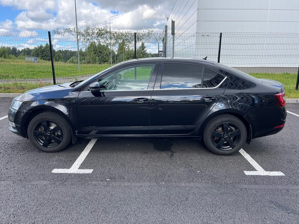 2018 Skoda Octavia III (A7) Рестайлинг, чёрный, 1900000 рублей - вид 8