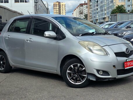Toyota Vitz II (XP90)